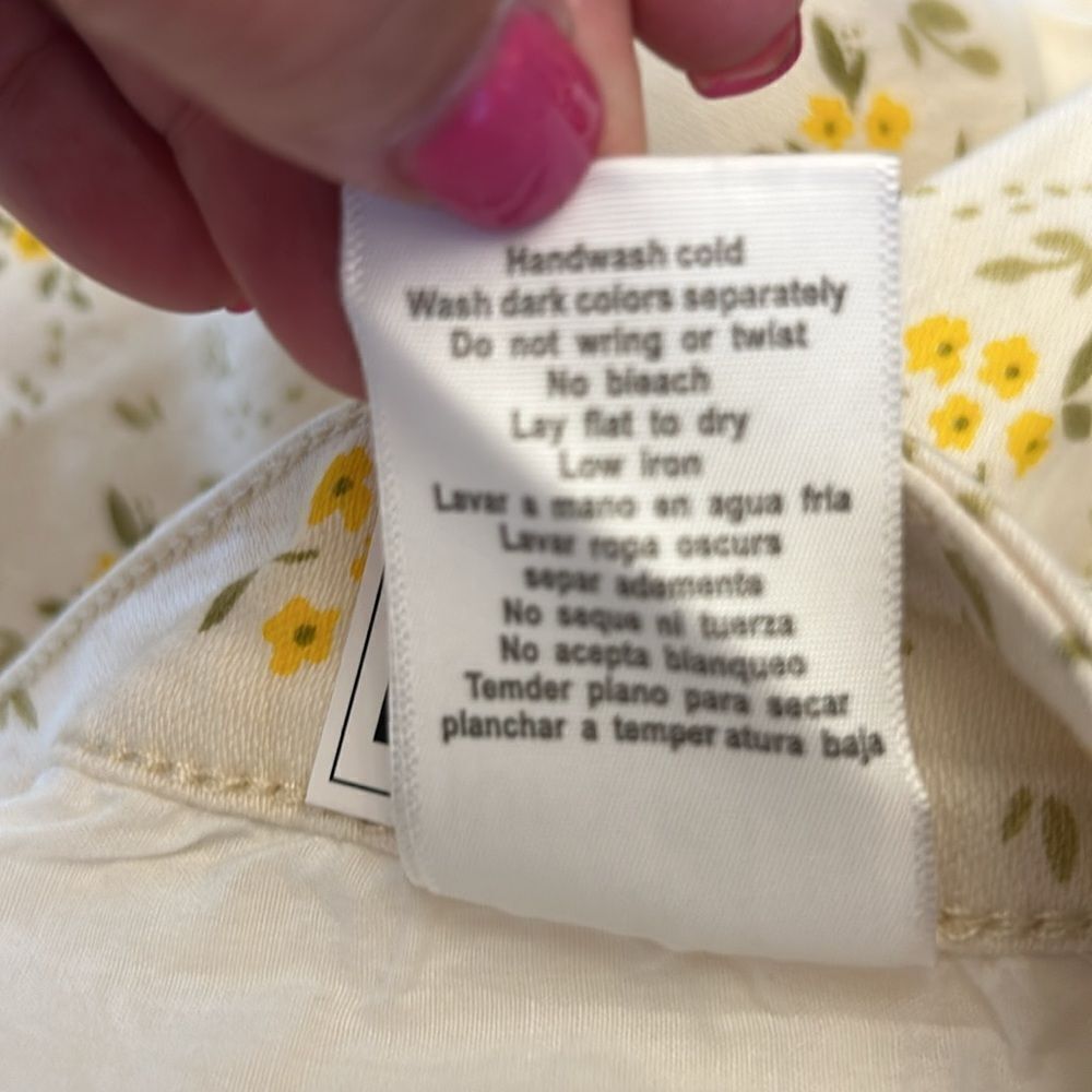 Judy Blue mid rise yellow white floral skinny fit jeans Size 32 New - Picture 14 of 14